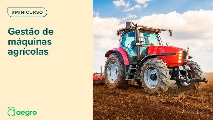 Agricultor usando app de gestão agrícola no celular em meio à plantação