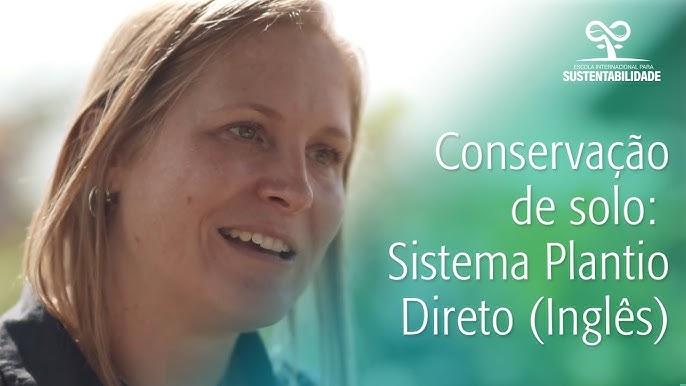 Máquinas em ação no plantio direto para manejo de palhada