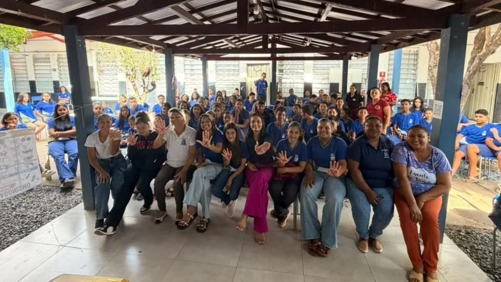 Participantes reunidos em espaço comunitário, em imagem ilustrativa para a chamada pública