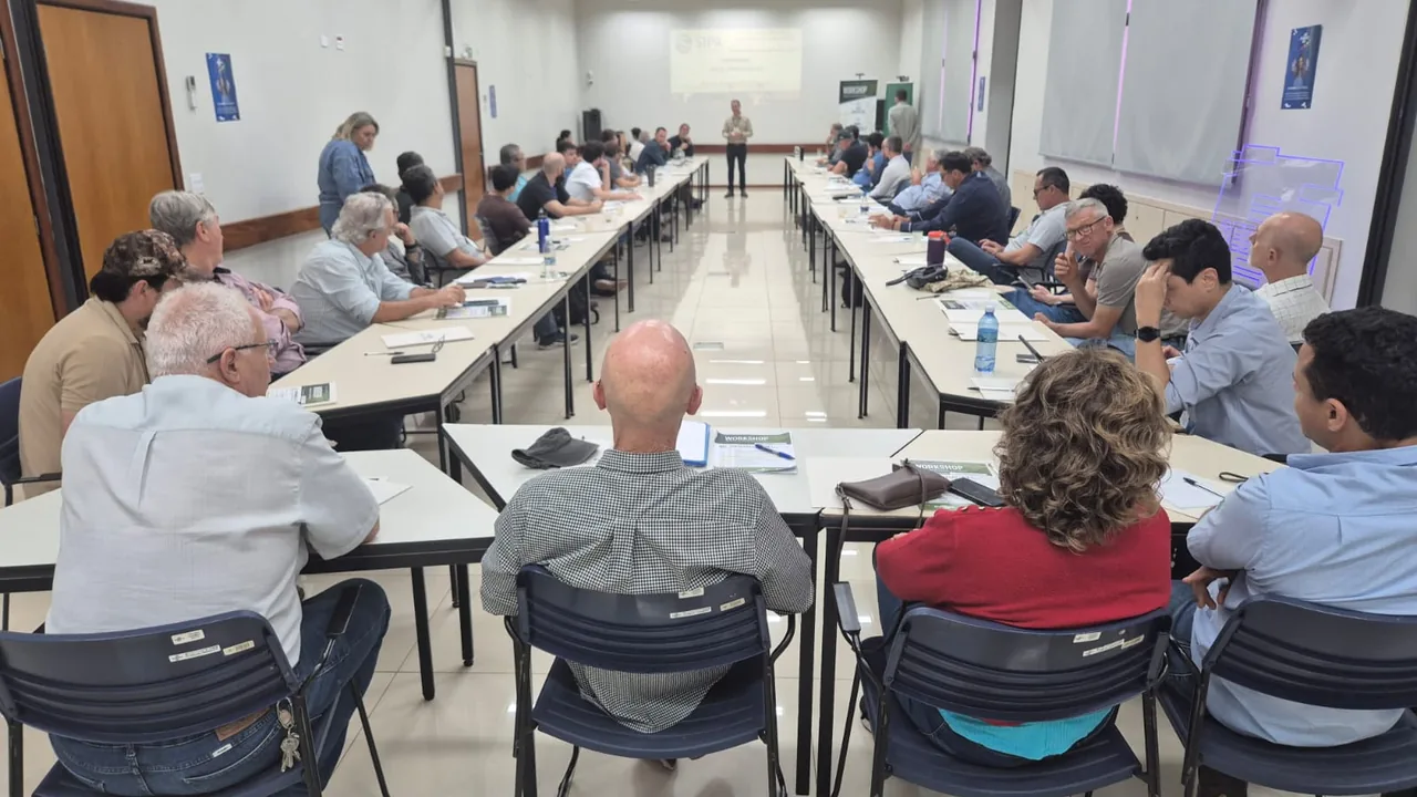 Participantes discutem sistemas de produção com plantas vivas em workshop da Embrapa em Dourados