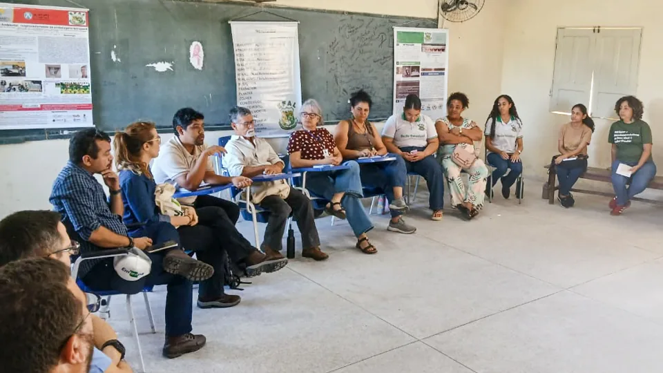 Reunião de planejamento reúne participantes da Embrapa e da Escola Família Agrícola de Ladeirinhas, em Japoatã (SE).