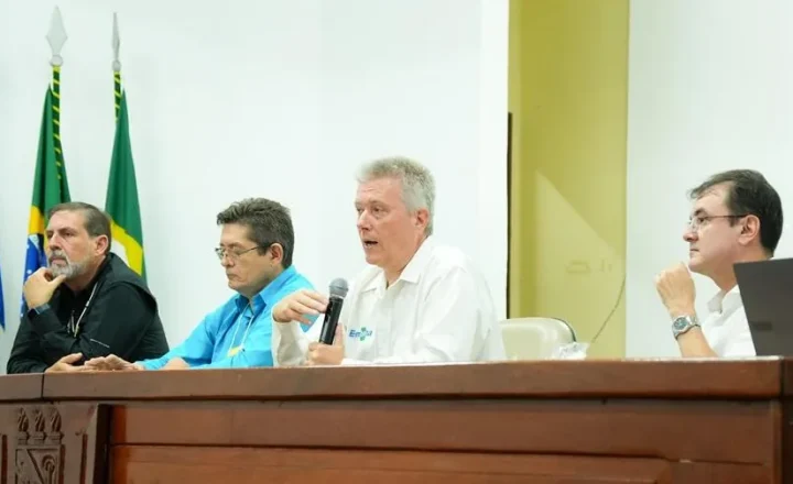 Pesquisadores durante painel do ECOARIDO 2026 sobre pecuária no Semiárido