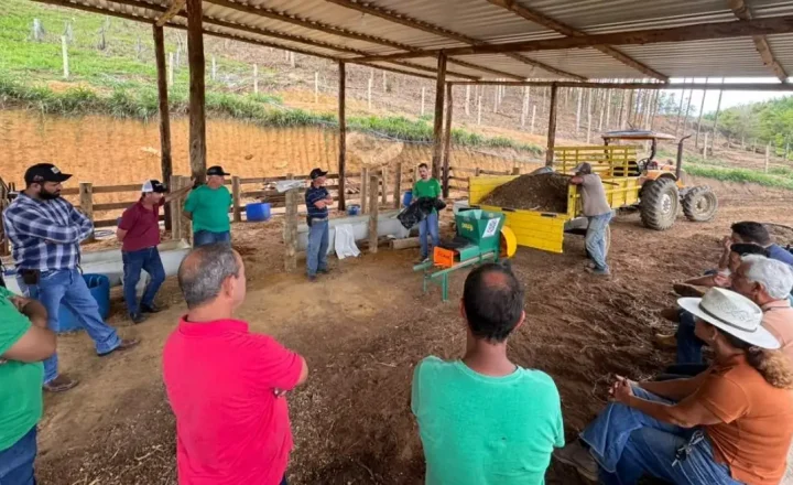 Ensacadeira de silagem recebida por Aracruz para apoiar produtores rurais.