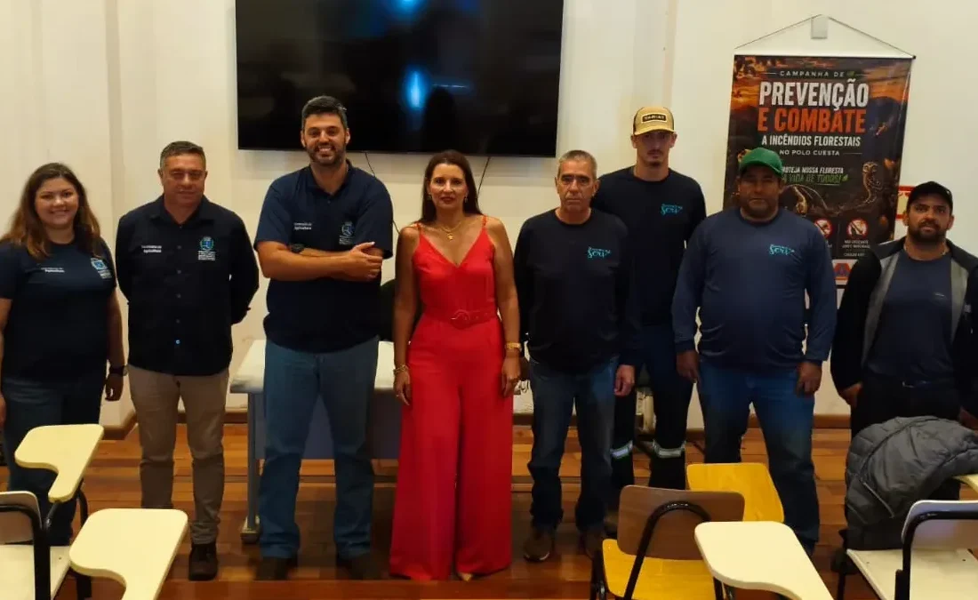 Equipe da Patrulha Agrícola de Botucatu reunida durante a integração dos novos tratoristas