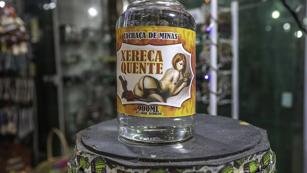Produtos alimentícios embalados em mercado do Rio de Janeiro