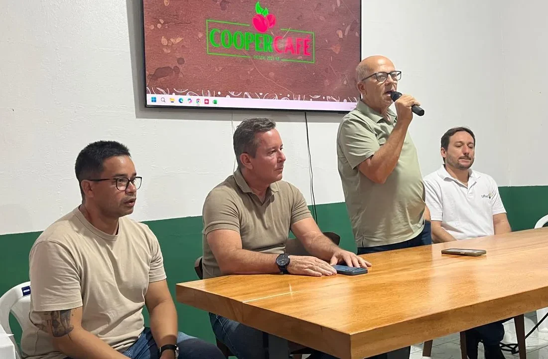 Reunião da Coopercafé com parceiros para discutir ações de pesquisa e capacitação na cafeicultura do Juruá