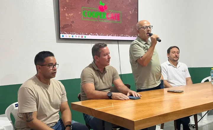 Reunião da Coopercafé com parceiros para discutir ações de pesquisa e capacitação na cafeicultura do Juruá