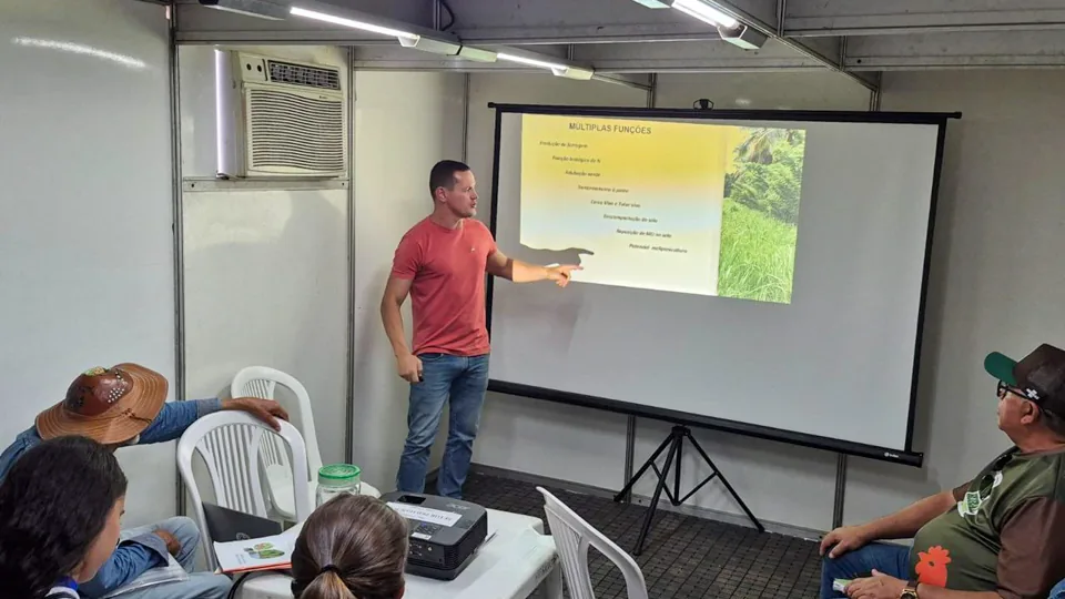 Palestra da Embrapa sobre uso da gliricídia na alimentação de ruminantes