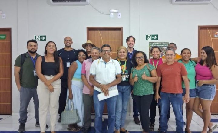 Representantes de comunidades rurais e equipe técnica reunidos em articulação sobre agricultura familiar em São Luís