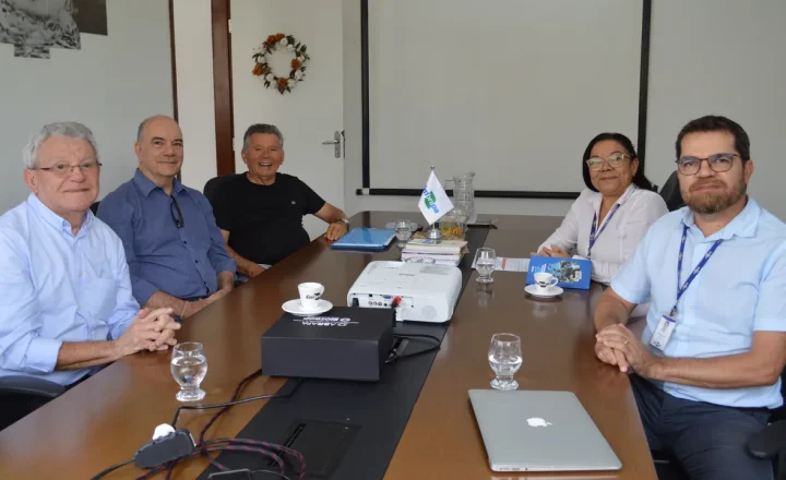 Equipe do projeto Sal da Terra reunida na Embrapa Algodão, na Paraíba